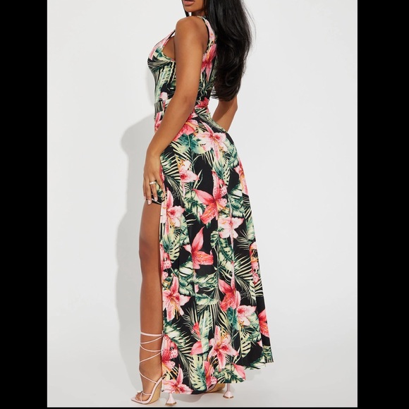 Spring flowers maxi dress 🌷 - Picture 2 of 3